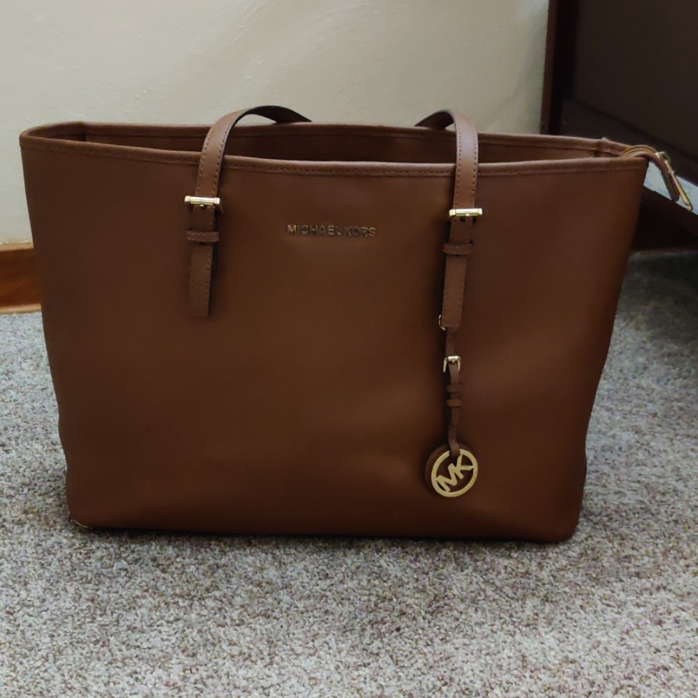 MICHAEL KORS JET SET TOTE